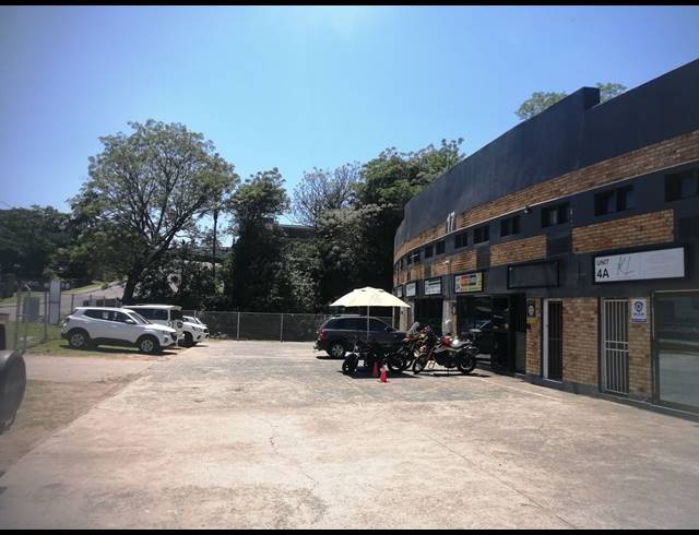 235M² WAREHOUSE TO LET IN CAVERSHAM GLEN